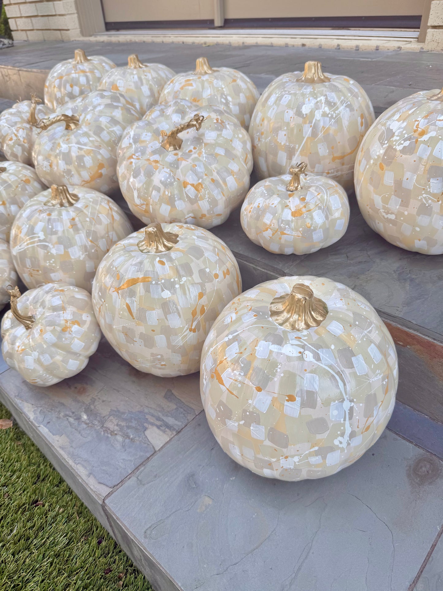 Large Round Cream & Gold Pumpkin