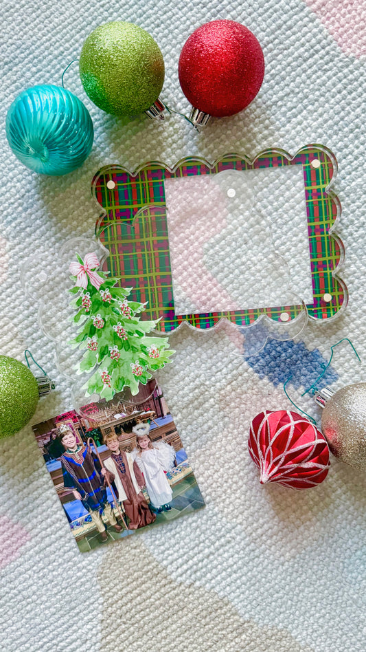 Scalloped Acrylic Picture Frame